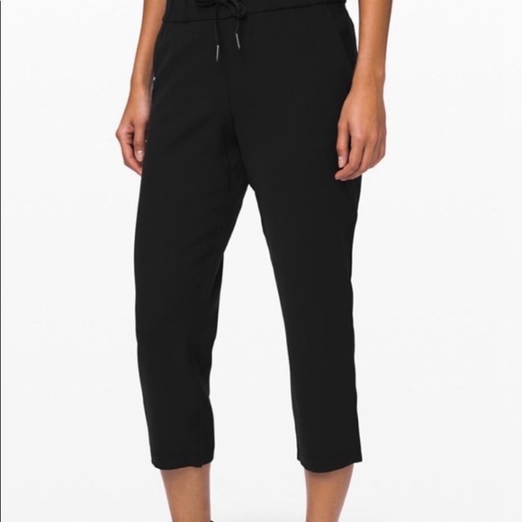 lululemon athletica Pants - Lululemon On The Fly Crop Size 6